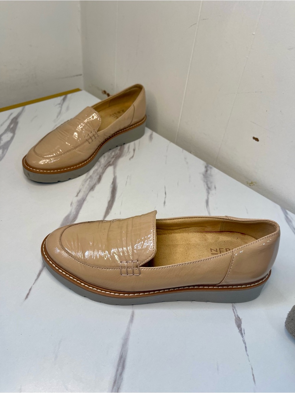 Naturalizer Women's Andie Slip-On Nude Patent Leather Loafers Sz 7M